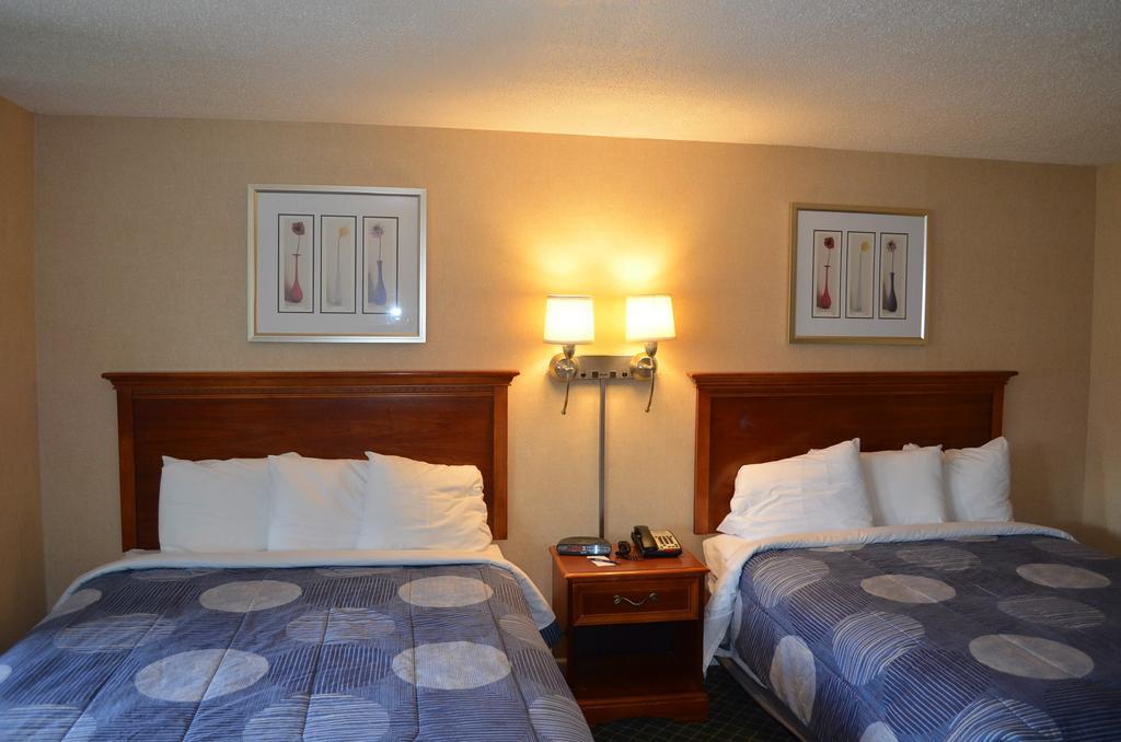 Hyannis Host Inn Екстер'єр фото