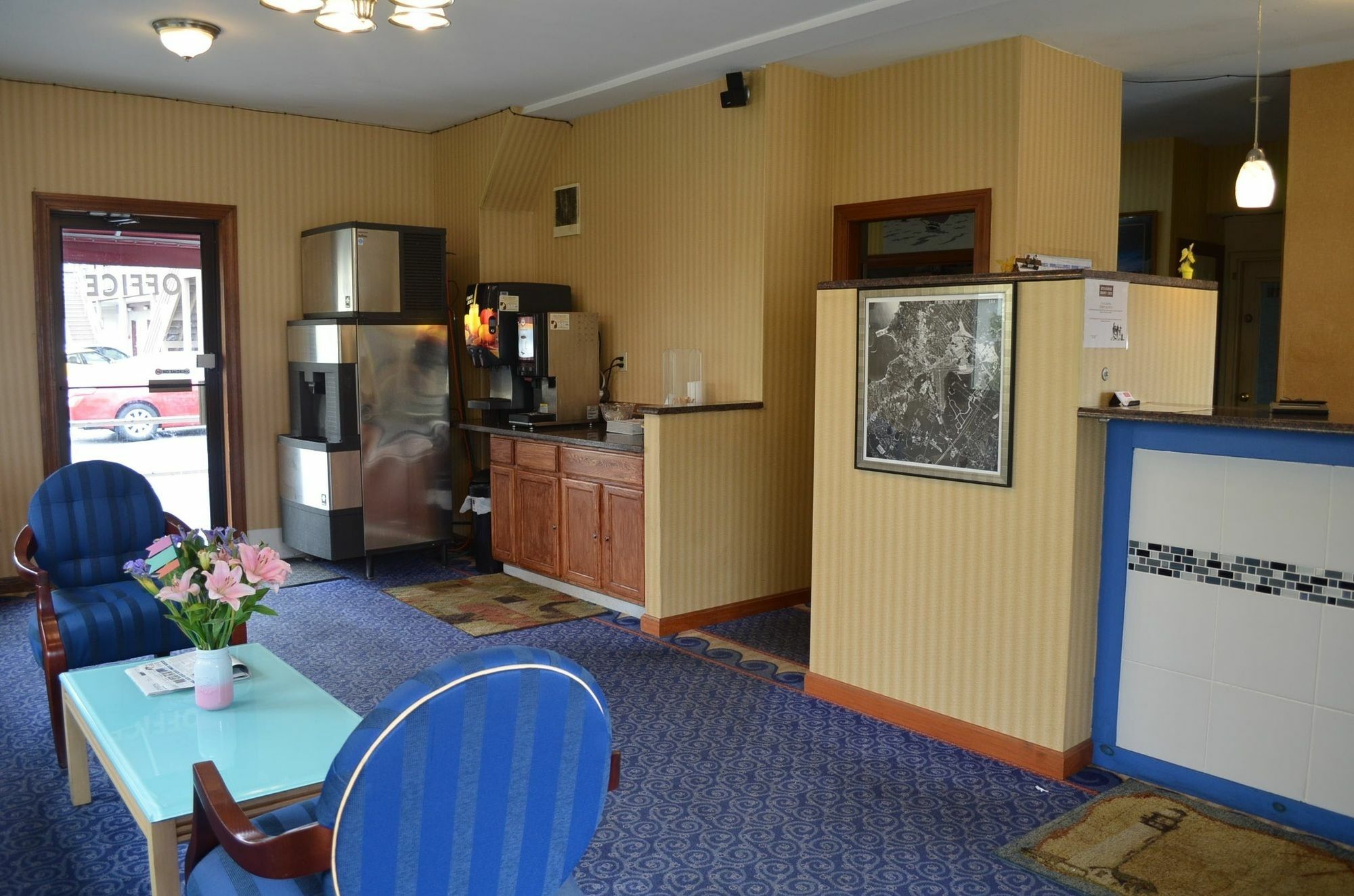 Hyannis Host Inn Екстер'єр фото