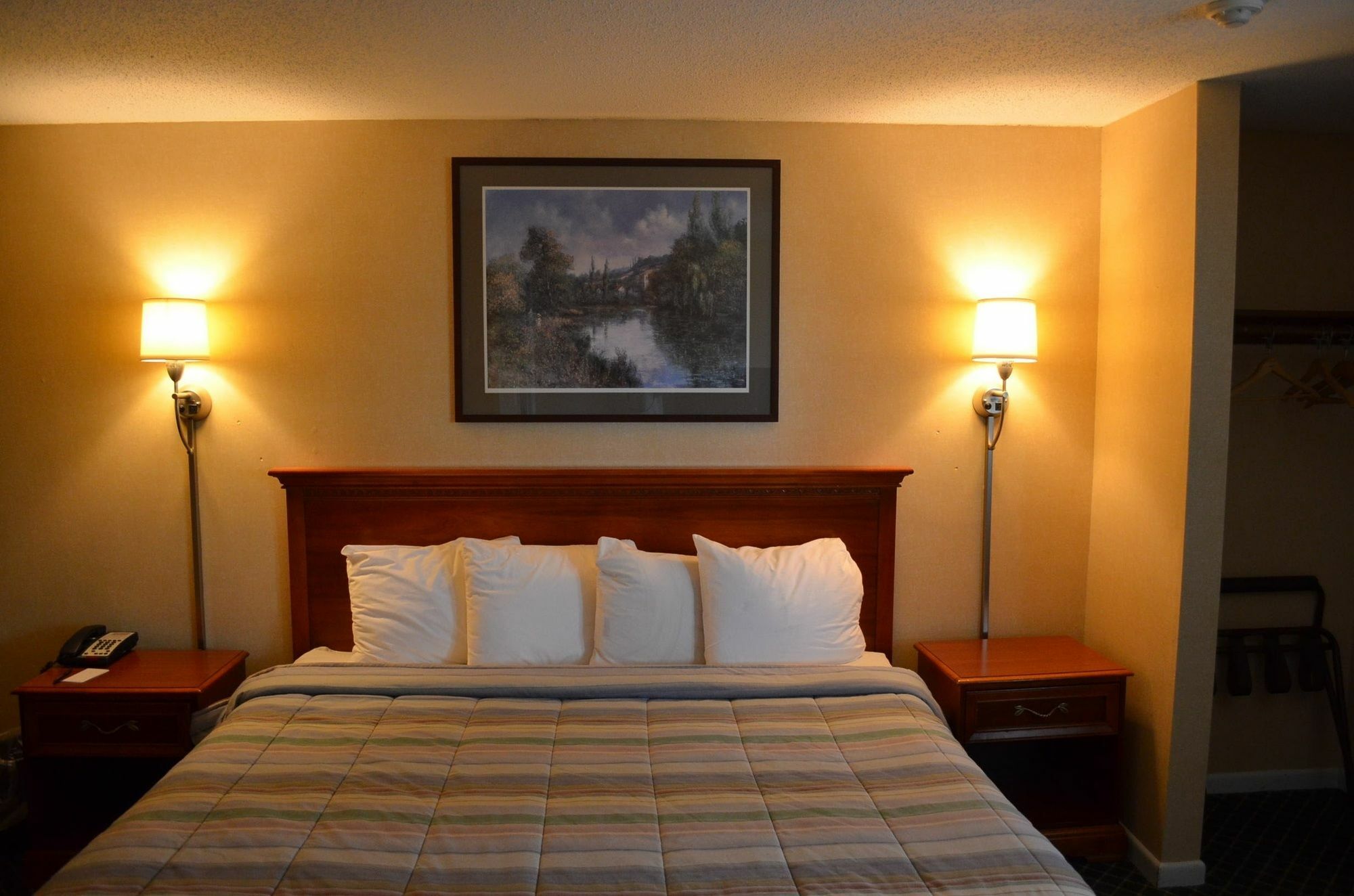 Hyannis Host Inn Екстер'єр фото